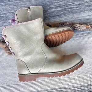 UGG Girls Suede Boots with Pink Laces